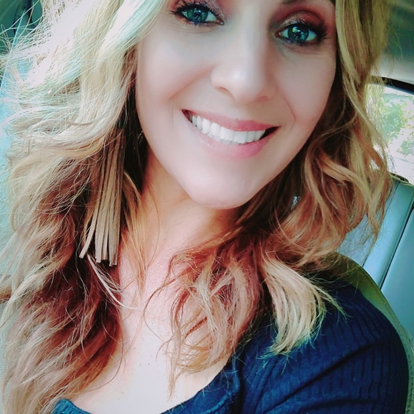 My Entire closet is 5.00! Make me an offer and I'll accept - Picture 4 of 10